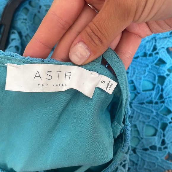 Astr the label lace midi dress worn 1 time - Picture 2 of 2